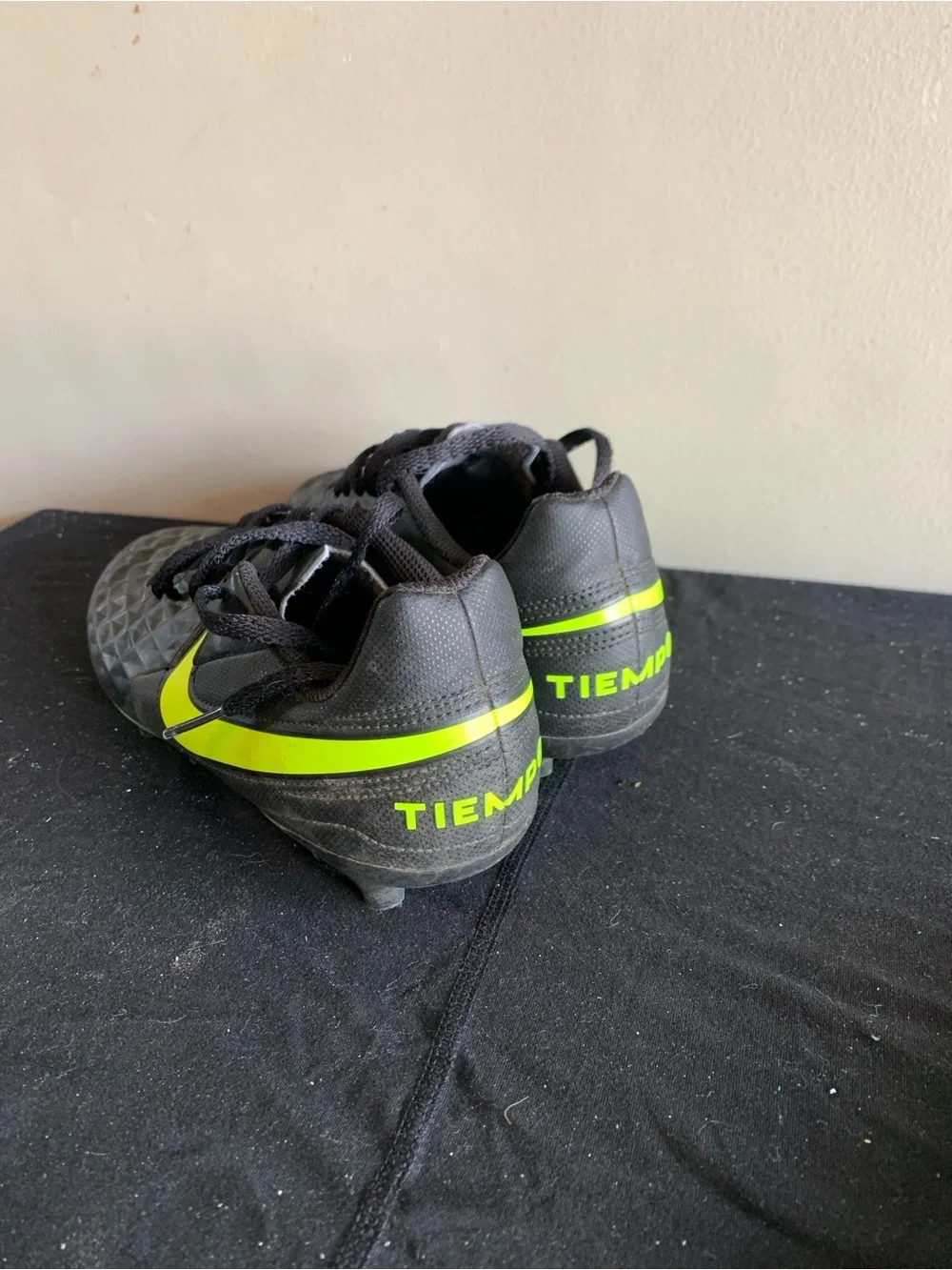 Nike Tiempo Legend 8 Club FG MG Soccer Cleats